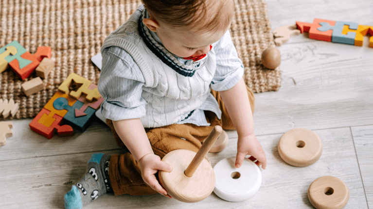 How To Encourage Independent Play Without Guilt
